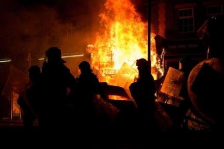 Londres: le quartier de Tottenham secoué par de violentes émeutes