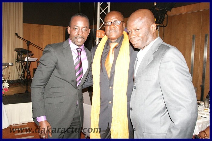 Dj Boubs , Ismaëla Lô et Oumar Pene.