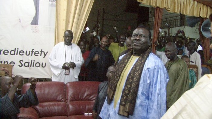 Rupture de jeûn chez Cheikh Béthio Thioune : 1 million de francs cfa pour la viande, 200 pains, 5 grandes marmites de café Touba, 25 marmites de riz et un bœuf