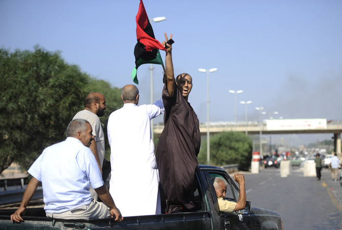 La garde de Kadhafi s'est rendue, annonce le CNT
