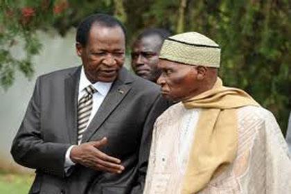 Pour prouver la recevabilité de la candidature de Wade, la Cap 21 compare ce dernier à Blaise Compaoré. 