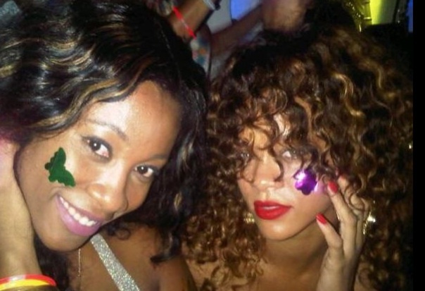 Photos : Rihanna, aguicheuse et sexy pour sa dernière nuit en Sardaigne !
