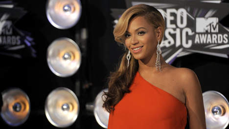 Beyoncé dévoile son ventre de future maman ( PHOTOS ) 