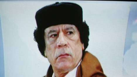 Kadhafi: "Nous ne nous rendrons pas."