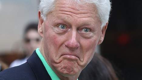 Bill Clinton viré d'une plage par la police