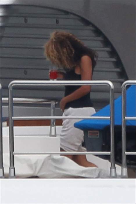 Beyoncé portait-elle un ventre rembourré?