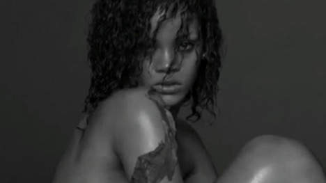 Rihanna topless pour Esquire