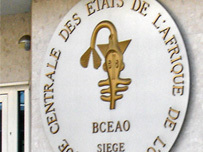La BCEAO "grandement affectée" par la crise post-électorale ivoirienne (gouverneur)