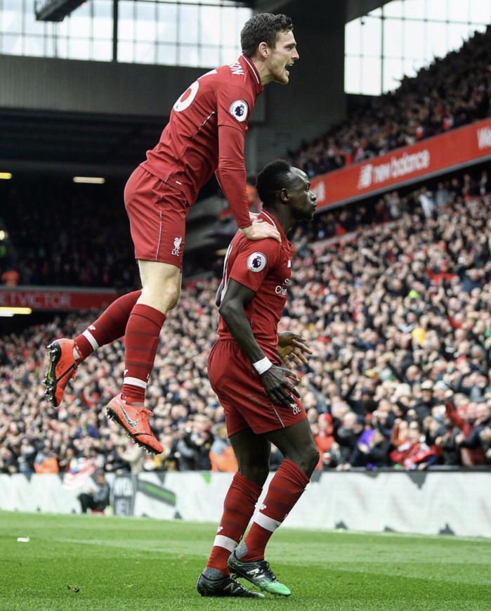 Liverpool reprend la tête de la Premier League en battant Chelsea (2-0), grâce à des réalisations de Mané et Salah