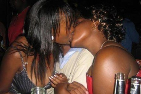 ACTE CONTRE-NATURE DANS UN ÉTABLISSEMENT : Jamra dénonce le retour du lesbianisme dans les lycées !