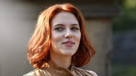 Le FBI enquête sur les photos de Scarlett Johansson nue
