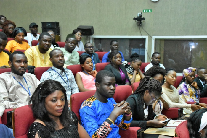 Cérémonie de clôture de la 14e session de formation du CRL Yali Dakar : former de jeunes leaders pour porter tout un continent ! Cérémonie de clôture de la 14e session de formation du CRL Yali Dakar : former de jeunes leaders pour porter tout un continent !