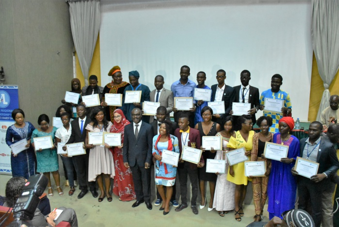 Cérémonie de clôture de la 14e session de formation du CRL Yali Dakar : former de jeunes leaders pour porter tout un continent ! Cérémonie de clôture de la 14e session de formation du CRL Yali Dakar : former de jeunes leaders pour porter tout un continent !