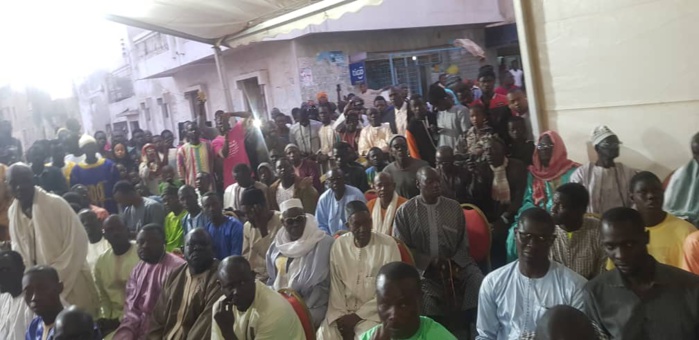 Le porte-parole des Mourides Serigne Bass Abdou Khadre Mbacké en visite à Keur Baye Mor Ndiaye Bata à Guédiawaye (IMAGES)