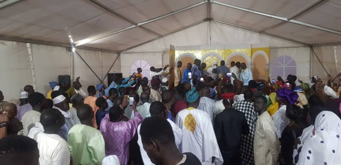 Le porte-parole des Mourides Serigne Bass Abdou Khadre Mbacké en visite à Keur Baye Mor Ndiaye Bata à Guédiawaye (IMAGES)