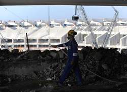 Le Brésil a pris beaucoup de retard en prévision du Mondial  ( PHOTOS )