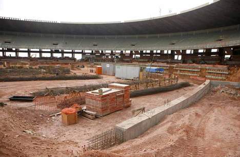 Le Brésil a pris beaucoup de retard en prévision du Mondial  ( PHOTOS )