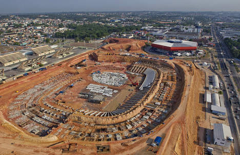 Le Brésil a pris beaucoup de retard en prévision du Mondial  ( PHOTOS )