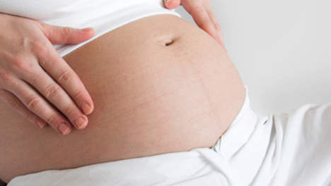 Une maman avec deux utérus donne naissance à des jumeaux