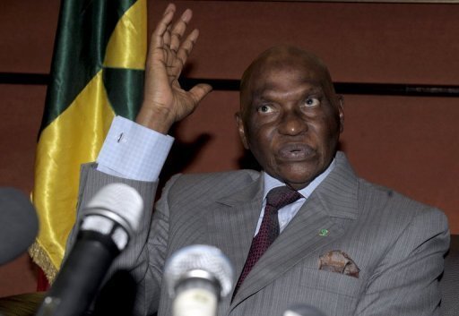 Le président Abdoulaye Wade  écourte sa visite aux É-U