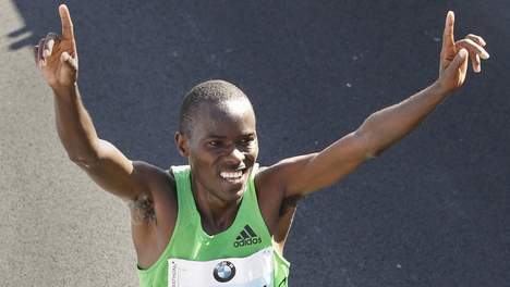 Le Kenyan Patrick Makau bat le record du monde du marathon