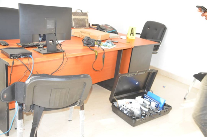 Saint-Louis / Cambriolage au bureau de Dakaractu : La police scientifique sur les traces des malfaiteurs.