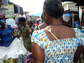 Vente de cartes de recharge : les filles lancent l’offensive de charme