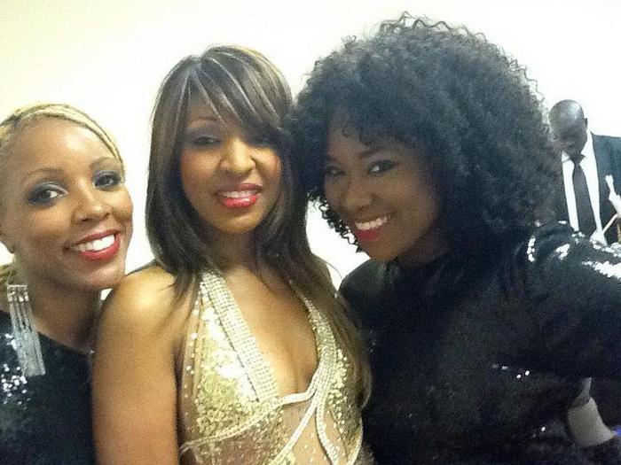 Entre ces danseuses américaines et Viviane, le courant est passé. 