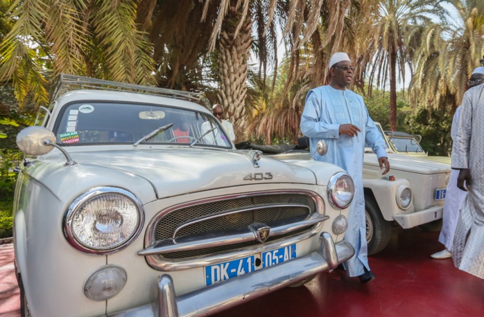 Audience au palais : Le président a reçu le Club Auto Rétro... Audience au palais : Le président a reçu le Club Auto Rétro...