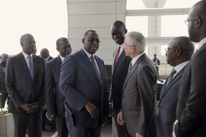 Le président Macky Sall a pris le vol Air Sénégal ce matin (Images) Le président Macky Sall a pris le vol Air Sénégal ce matin (Images)