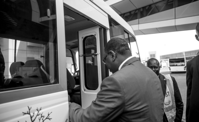 Le président Macky Sall a pris le vol Air Sénégal ce matin (Images) Le président Macky Sall a pris le vol Air Sénégal ce matin (Images)