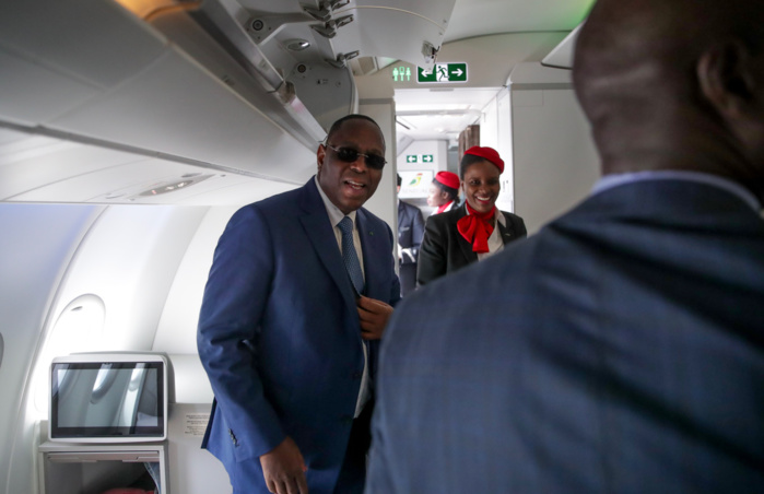 Le président Macky Sall a pris le vol Air Sénégal ce matin (Images) Le président Macky Sall a pris le vol Air Sénégal ce matin (Images)