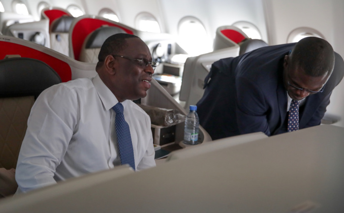 Le président Macky Sall a pris le vol Air Sénégal ce matin (Images) Le président Macky Sall a pris le vol Air Sénégal ce matin (Images)
