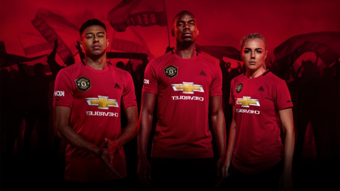 Adidas dévoile le nouveau maillot « Old school » de Manchester United