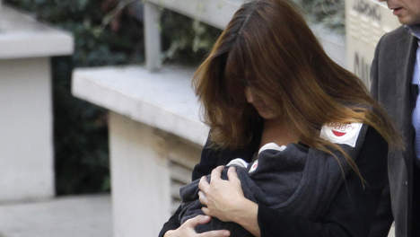 Carla Bruni reçoit la visite de son ex