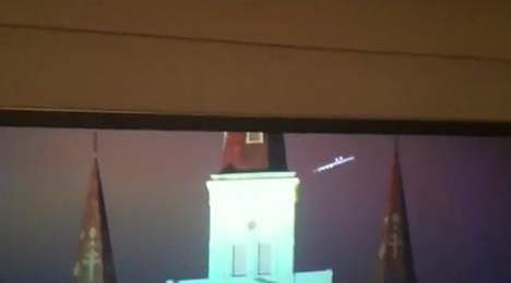 Un OVNI pendant un match de football américain? (vidéo)