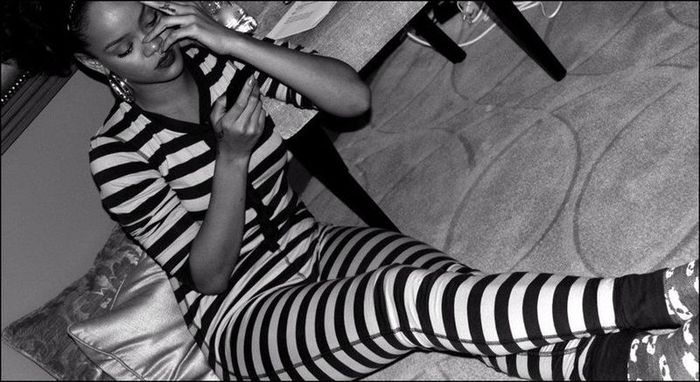 Rihanna se dévoile sur Facebook (photos )