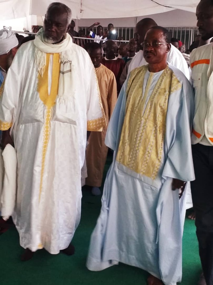 LAYLATUL QADR À TOUBA : Madické Niang auprès du Khalife et de la communauté Mouride LAYLATUL QADR À TOUBA : Madické Niang auprès du Khalife et de la communauté Mouride