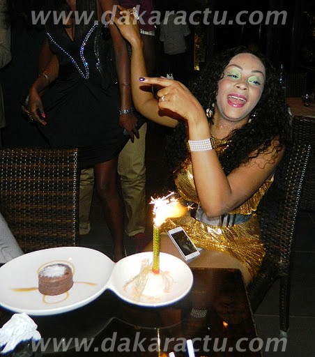 Photos exclusives de la soirée de l'anniversaire d'hier d'Adja Ndoye