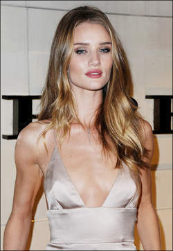 La femme la plus sexy du monde: "Avant, j'étais affreuse" (photo)