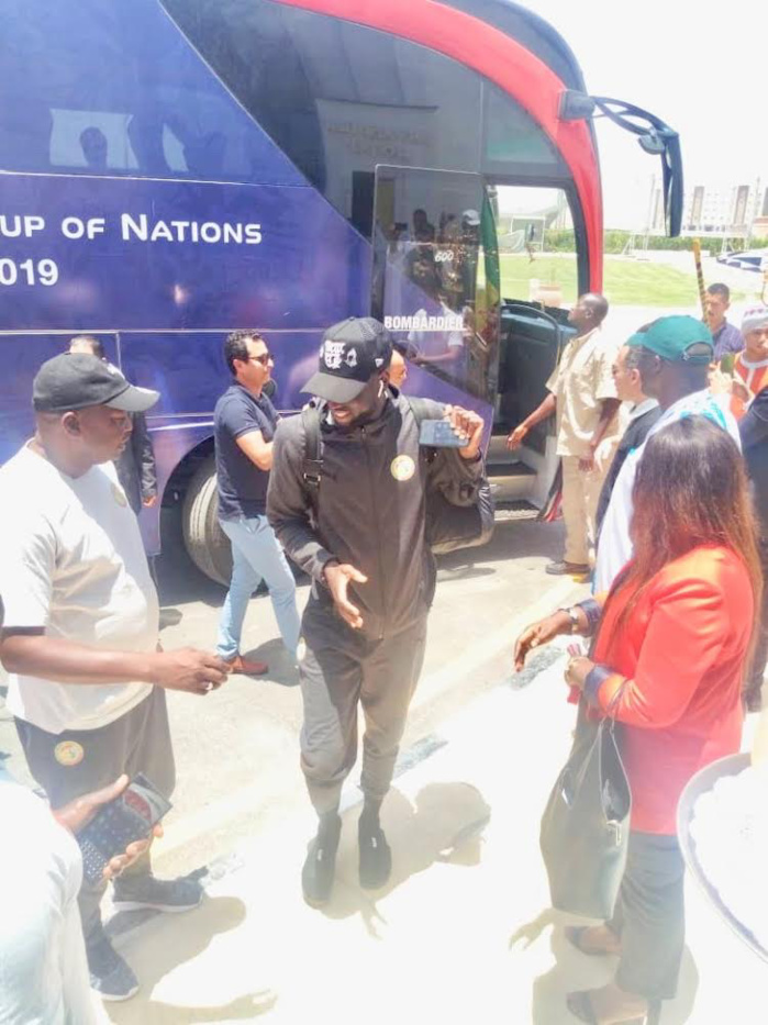 Les Images de l’arrivée des Lions au Caire, ce mardi matin