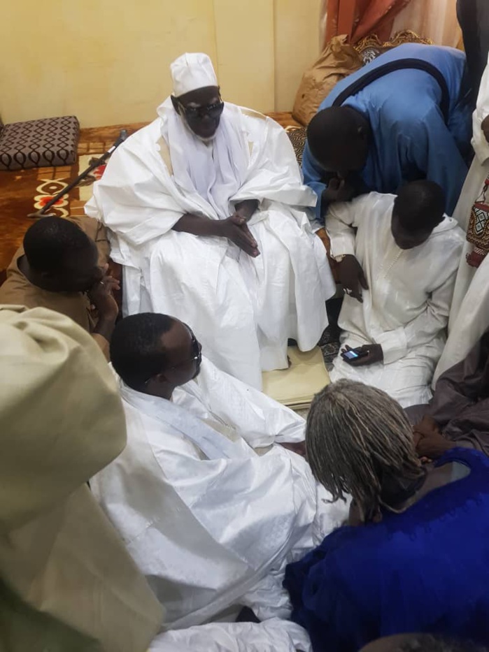 (IMAGES) UNIVERSITÉ DE TOUBA/  La famille de Serigne Saliou Touré chez le Khalife pour donner son aadiya