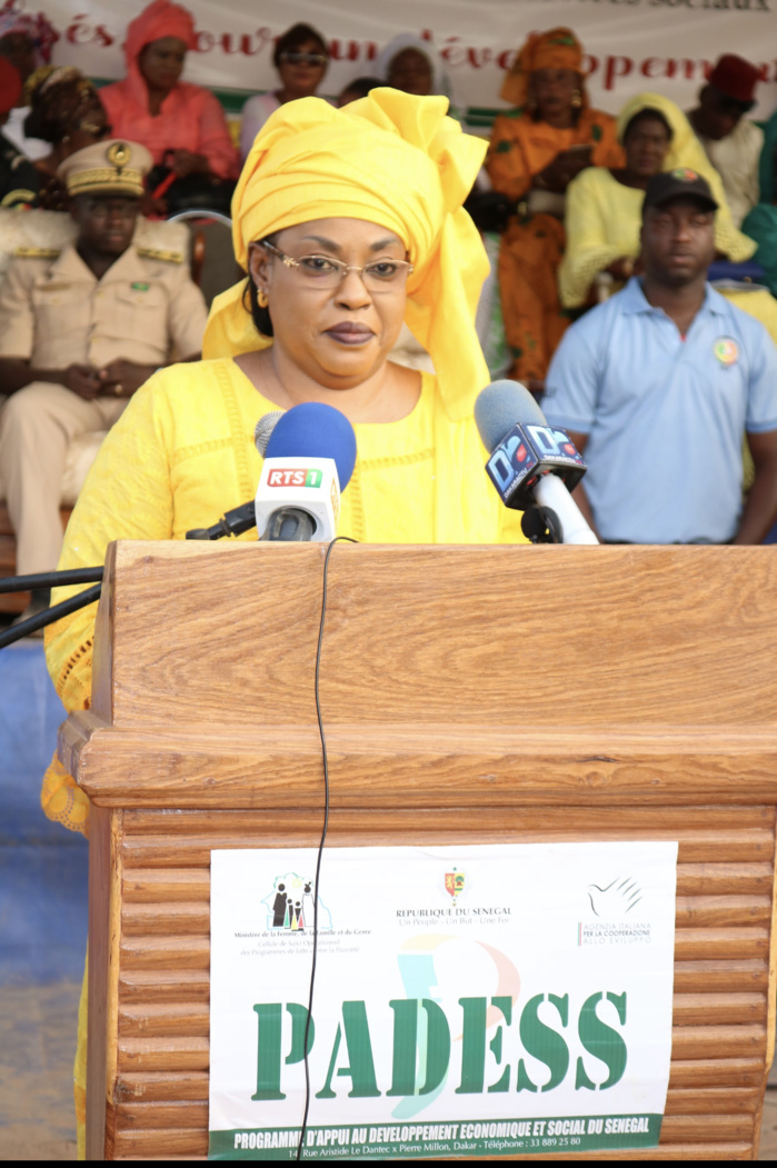 Bounkiling : Le ministre de la Femme injecte 226.333.453 francs pour la construction et l'équipement de la maison de la femme, la mise en place d'une ligne de crédit d'un montant de plus d'un demi milliard sur trois ans.