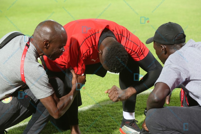 Dernière minute : Le gardien Edouard Mendy s'est blessé à l'échauffement d’avant Sénégal-Kenya et remplacé par Alfred Gomis.