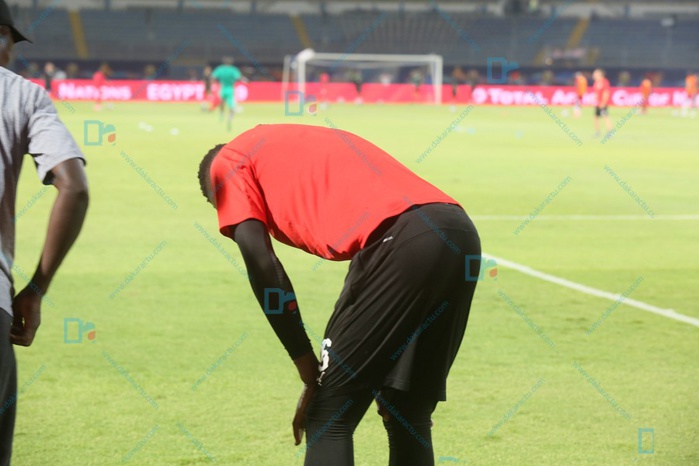 Dernière minute : Le gardien Edouard Mendy s'est blessé à l'échauffement d’avant Sénégal-Kenya et remplacé par Alfred Gomis.