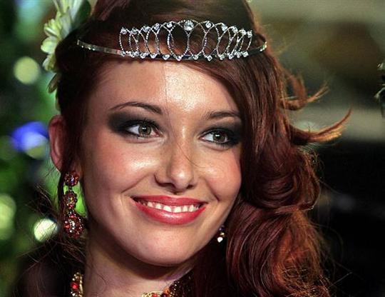 Polémiques autour de Miss France 2012.