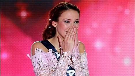 Miss France fait sa 1ère gaffe dans "On n'est pas couché"