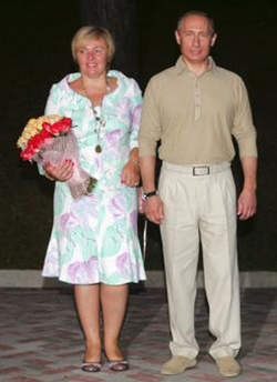 "Poutine a enfermé sa femme dans un asile psychiatrique"