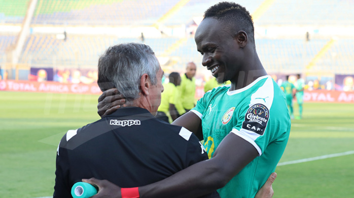Le sélectionneur de la Tunisie, Alain Giresse, « lynché » sur les réseaux sociaux pour avoir félicité les « Lions »
