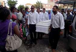 Les images des obsèques de la chanteuse capverdienne Cesaria Evora. (PHOTOS)